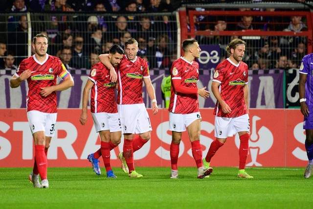 这优势太大了！利物浦英超12轮后领先曼城8分